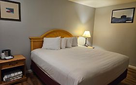 Captain'S Inn And Suites